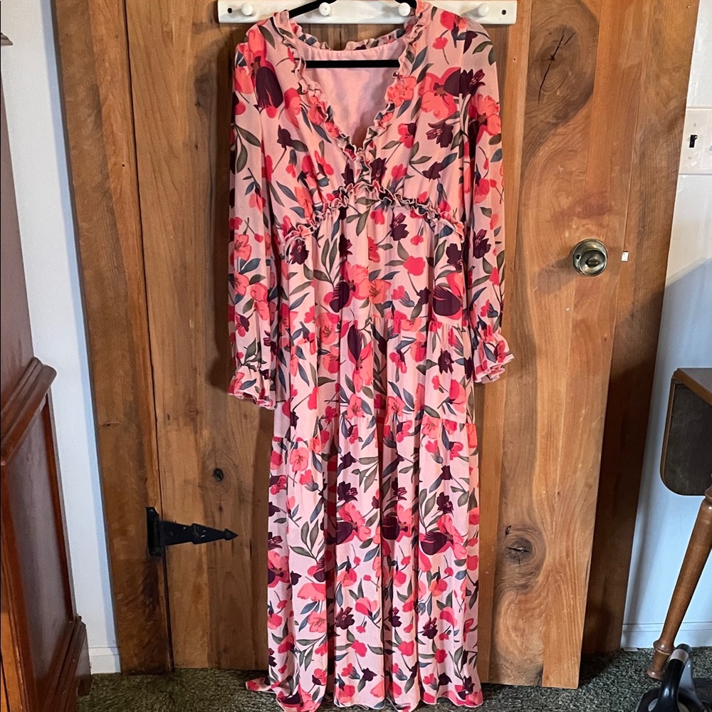 Long dress.   No name brand tag.  Lined.  Polyester.